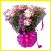 Buque  de Flores Rosas Claras